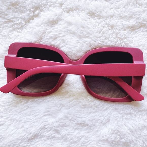 Eva Red Square-Framed Sunglasses - Picture 14 of 14